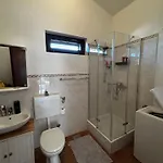 Apartman Kuca Mir Seaside - 50m From Ugljan