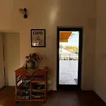 Apartman Kuca Mir Seaside - 50m From Ugljan